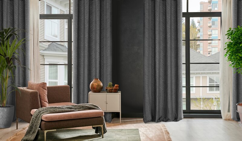 Zasłona gotowa Inga czarna 140 x 250 cm – zaciemnia pomieszczenie