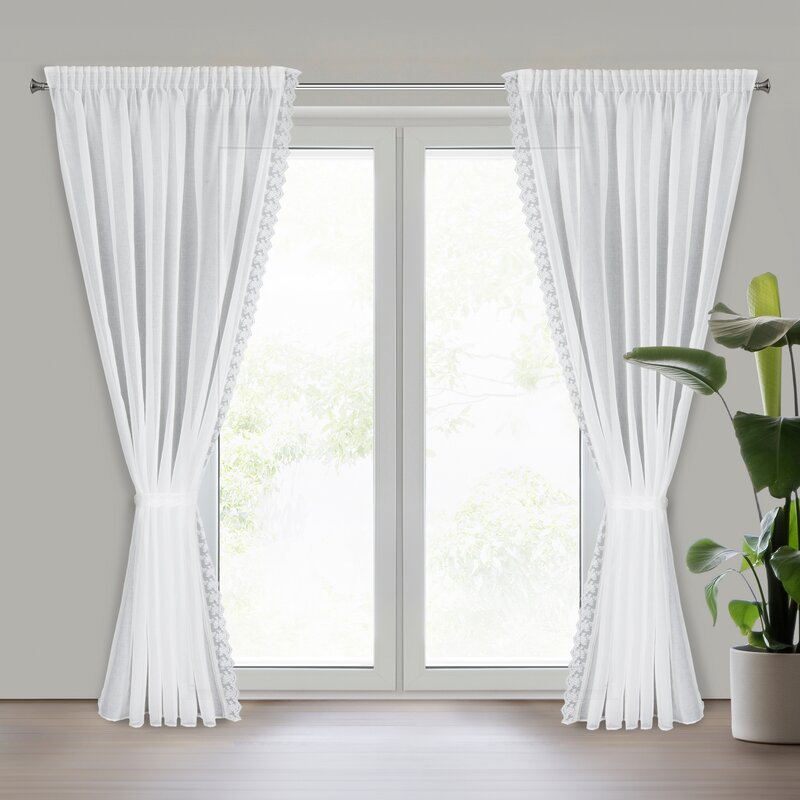 Firana gotowa Suzan biała 140 x 270 cm – rozjaśnia wnętrze