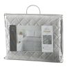 Narzuta velvet srebrna 170 x 210 cm – doda blasku sypialni