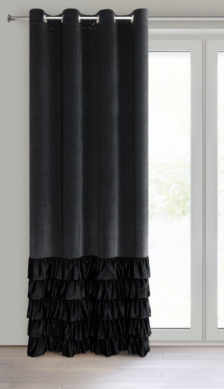 Zasłona gotowa Dani czarna 140 x 250 cm – zaciemnienie salonu