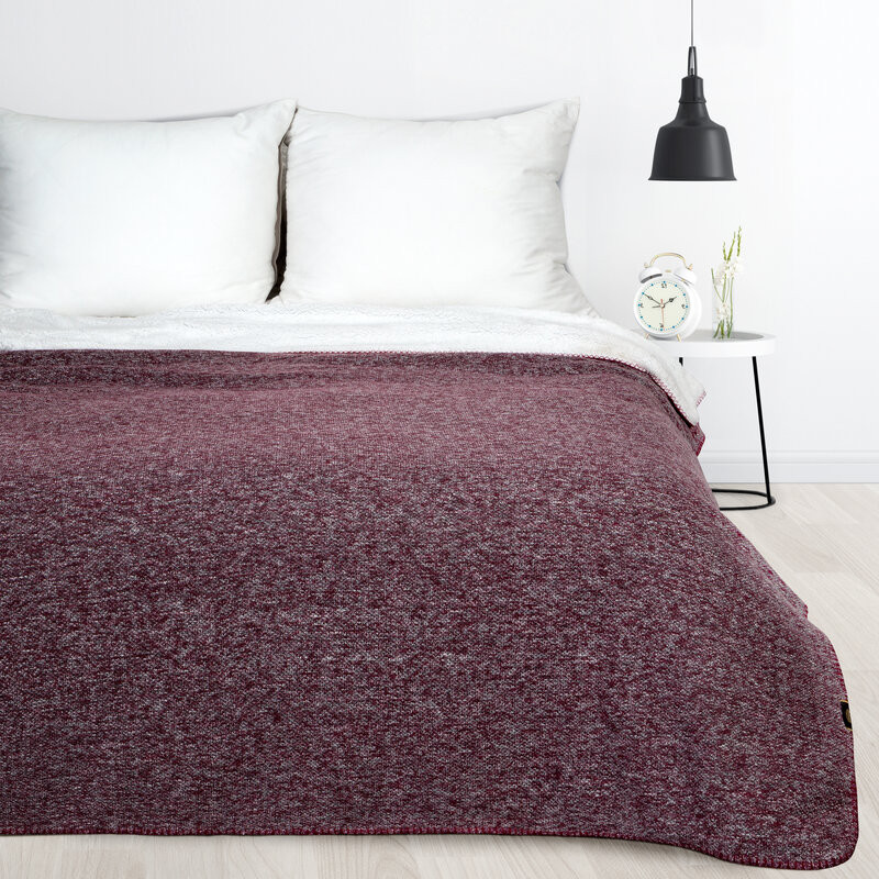 Koc bukla bordowy 150 x 200 cm – przytulny relaks