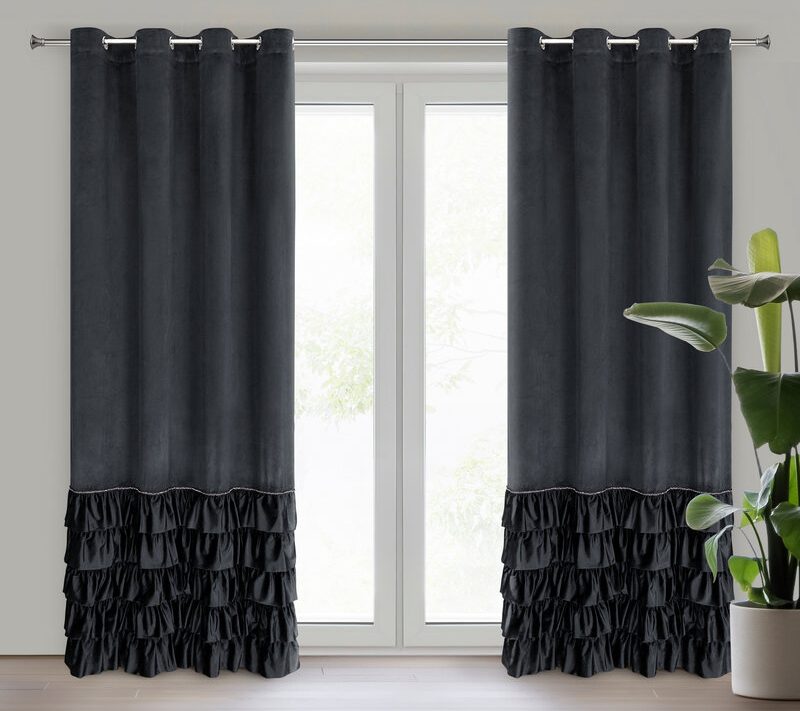 Zasłona gotowa z falbanami czarna 140 x 250 cm – zaciemnia pomieszczenie