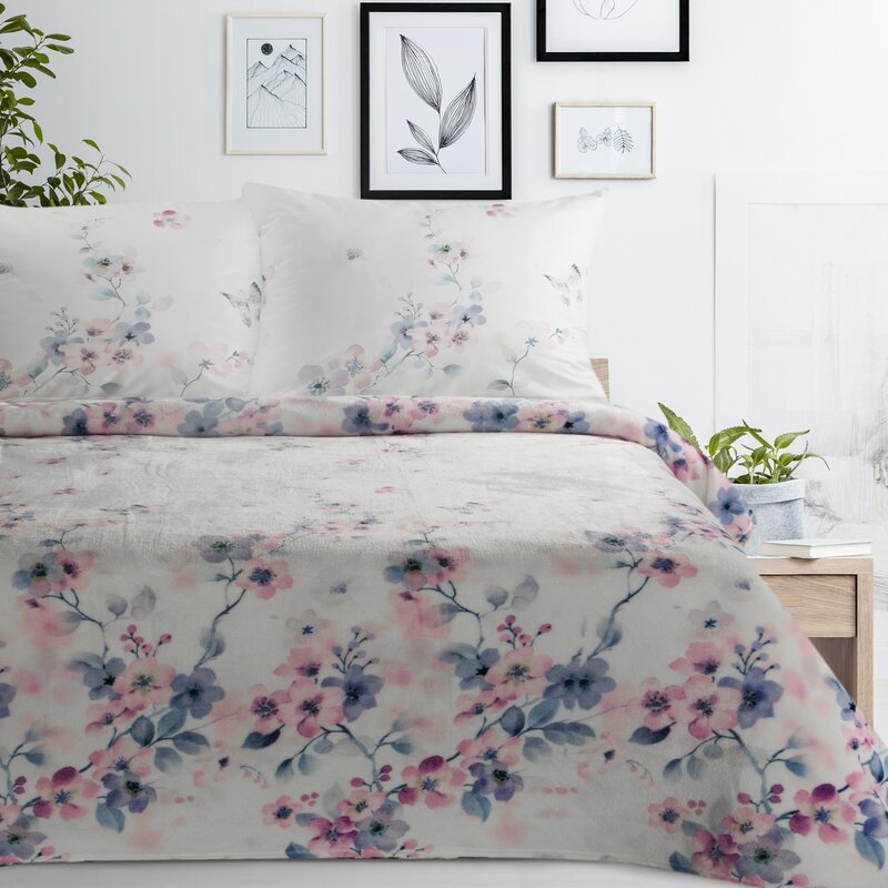Koc flano Flora biały 150x200 cm – wprowadza romantyzm