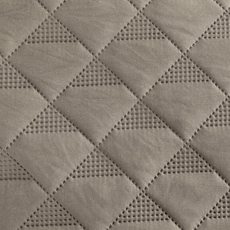 Narzuta microfibra Vanesa ciemnobeżowa 170 x 210 cm – wprowadza spokój