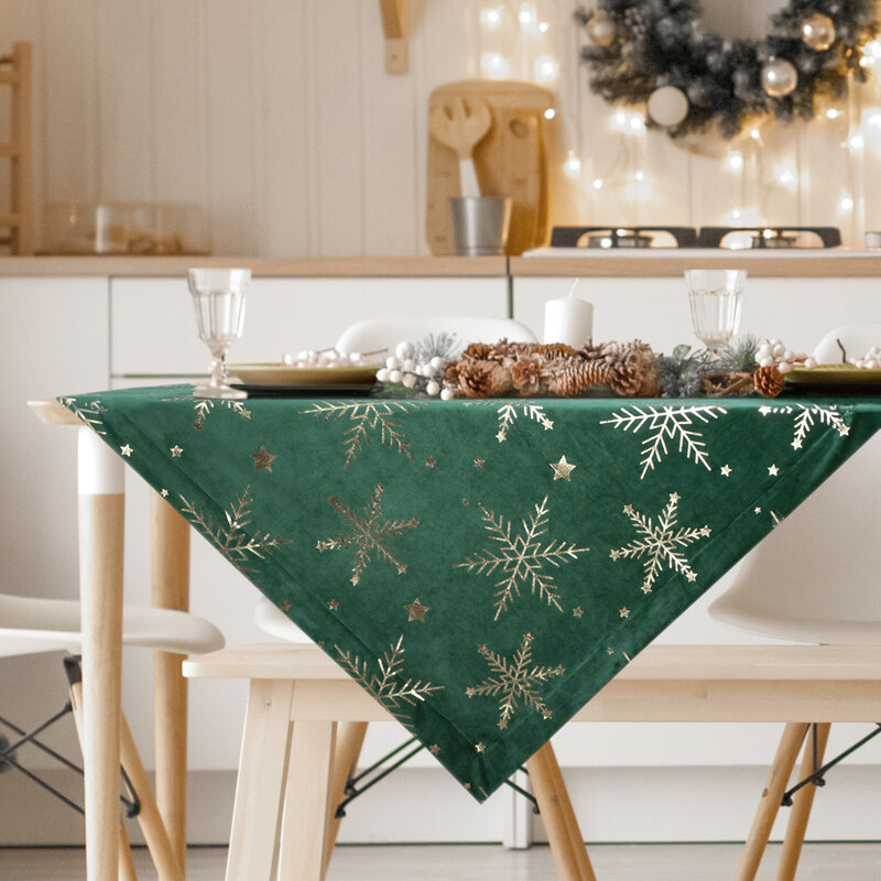 Obrus świąteczny welwet ciemnozielony 85 x 85 cm – idealny na stół
