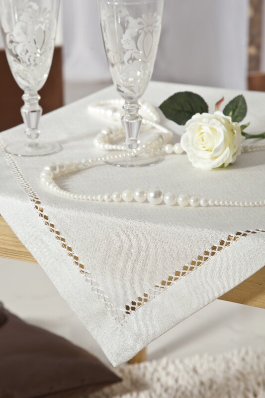 Obrus mereżka biały 85 x 85 cm – doda blasku Twoim świętom