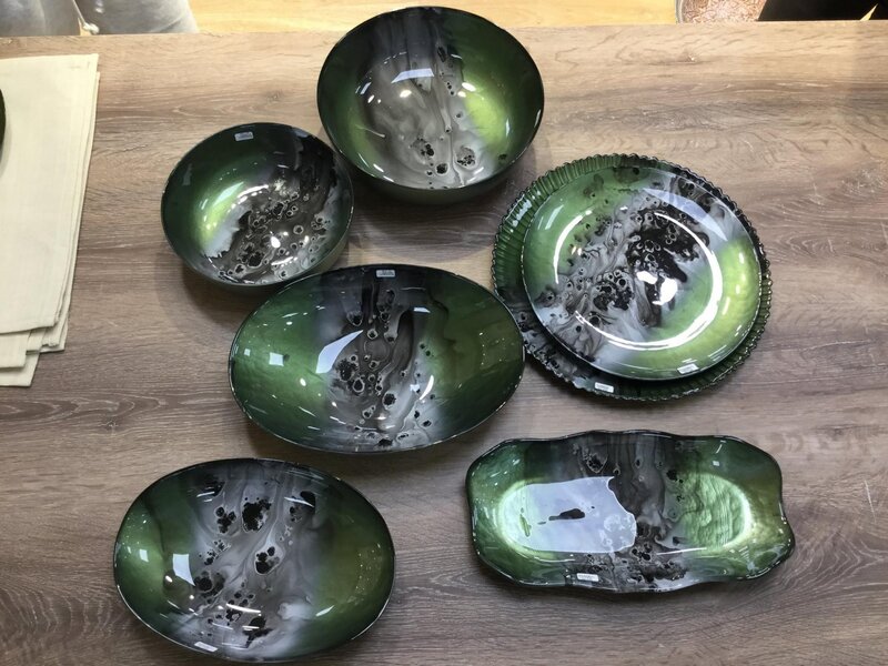 Misa szklana Saba zielona fi 16 x 6 cm – artystyczny akcent