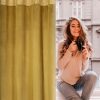 Zasłona gotowa Elen miodowa 140 X 250 cm – do salonu i sypialni