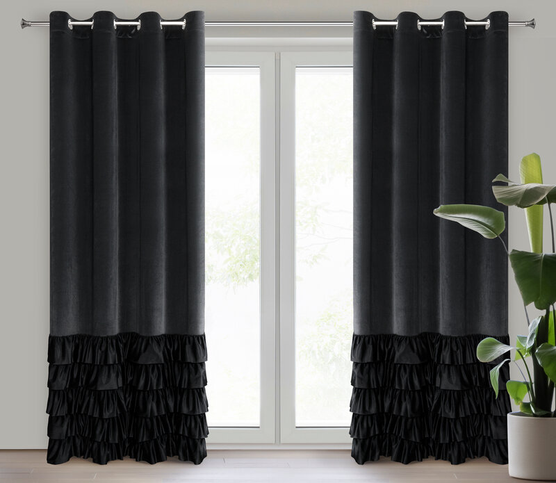 Zasłona gotowa Dani czarna 140 x 250 cm – zaciemnienie salonu