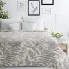 Koc flano Flora biały 150x200 cm – wprowadza romantyzm