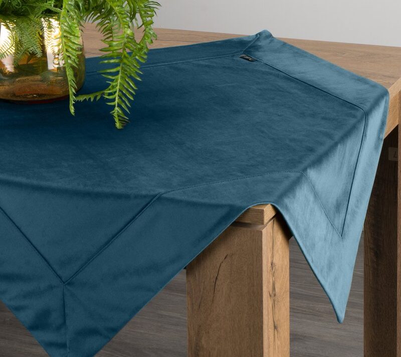 Obrus welwetowy granatowy 85 x 85 cm – doda przytulności
