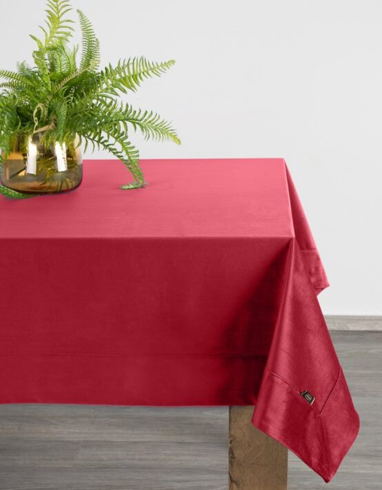 Obrus gładki bordowy 145 x 220 cm – łatwy w czyszczeniu