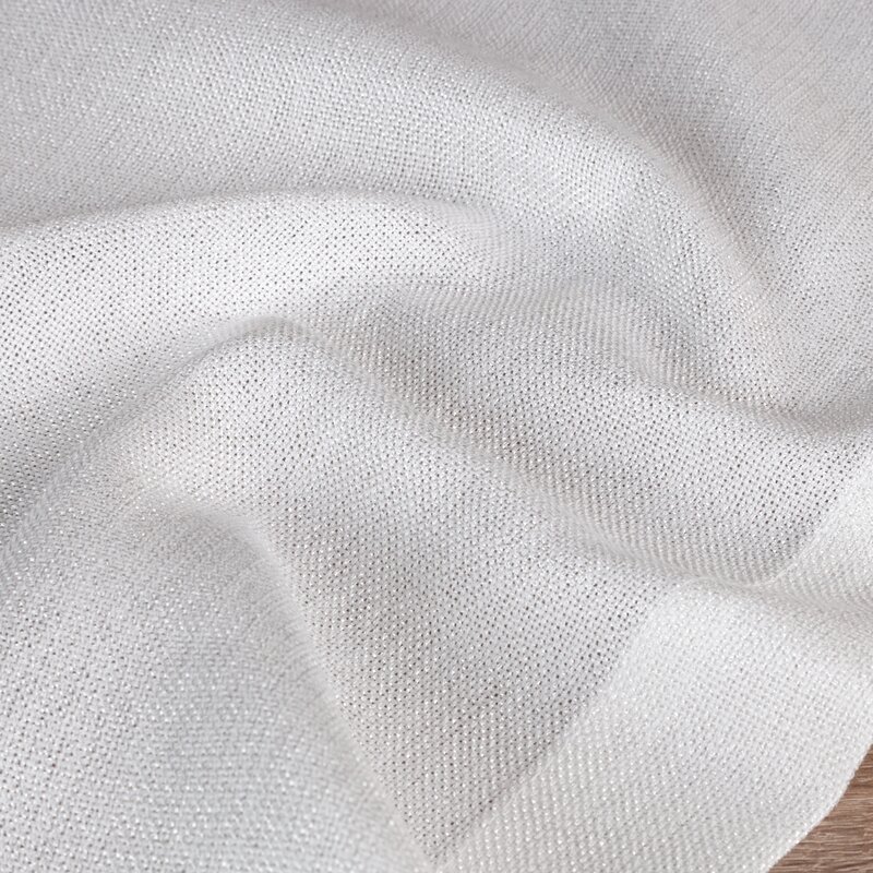 Obrus błyszczący Stella 2 biały 145 x 280 cm – rozświetli jadalnię