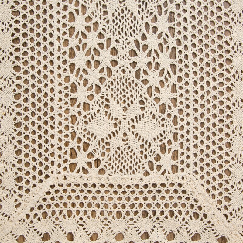 Obrus niciowy jasnobeżowy 32 x 140 cm – doda blasku stołu