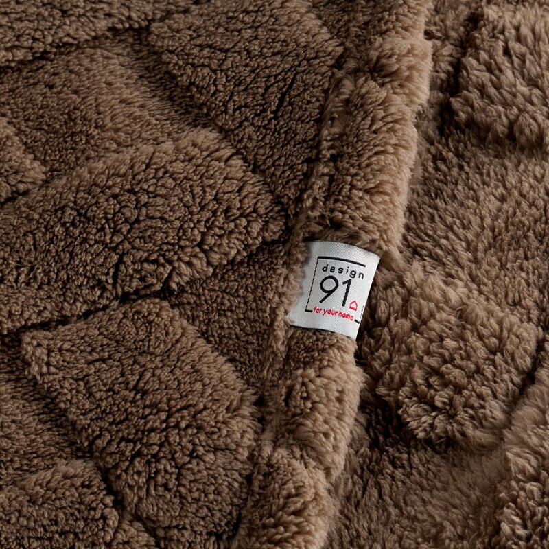 Koc flanelowy D91 CARO ciemnobrązowy 200 x 220 cm – dodaje ciepła