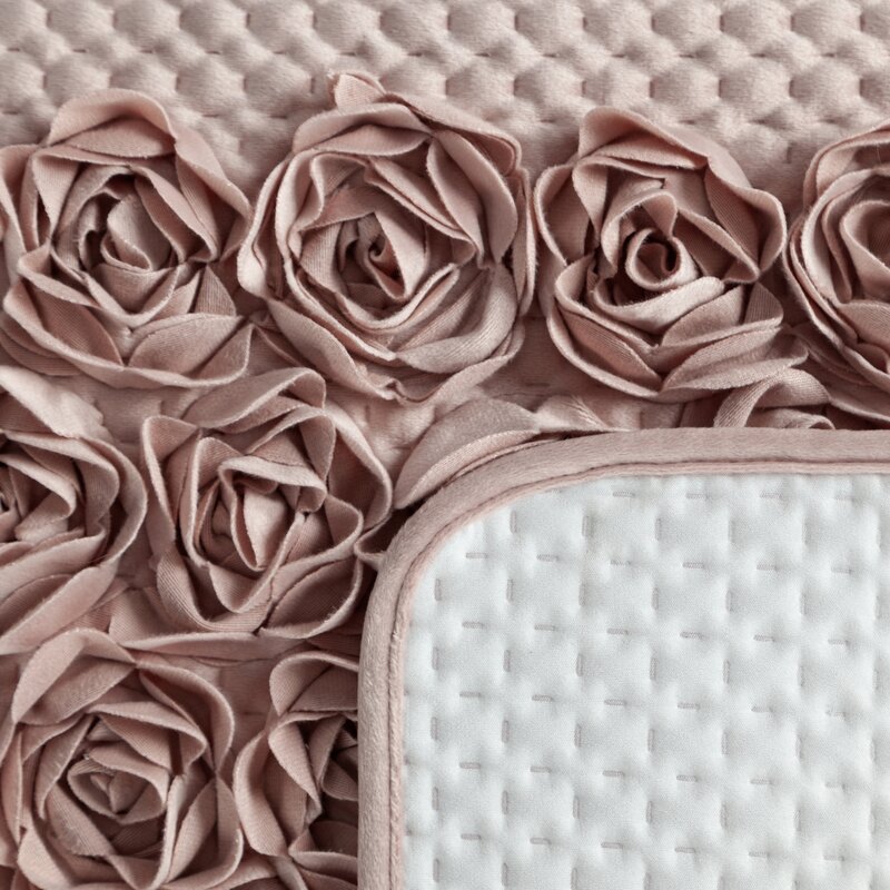 Narzuta welwetowa Roses pudrowa 170 X 210 cm – miękka z aplikacją róż