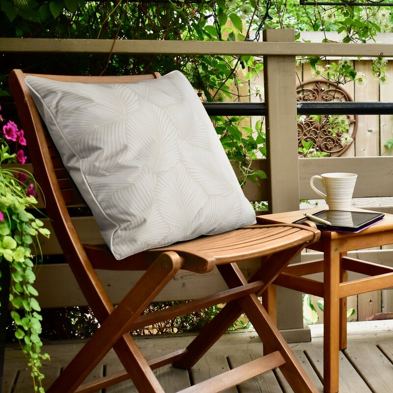 Poszewka na poduszkę Garden biała 45 x 45 cm – wprowadza świeżość