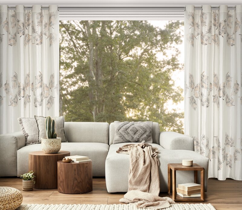 Zasłona gotowa Idalia kremowa 140 x 250 cm – zaciemnia i zdobi