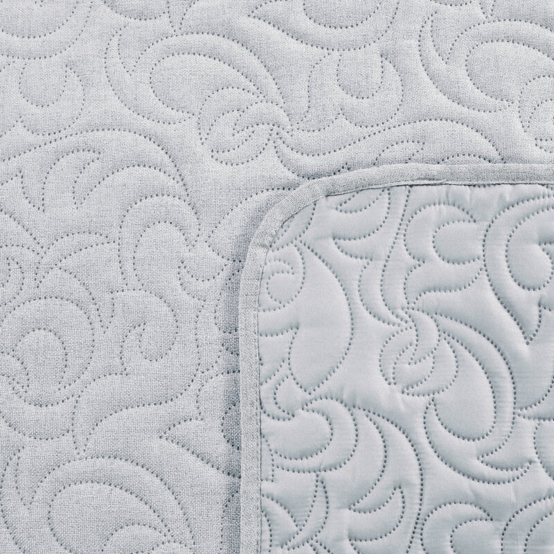Narzuta len srebrna 170 x 210 cm – dodaje elegancji sypialni