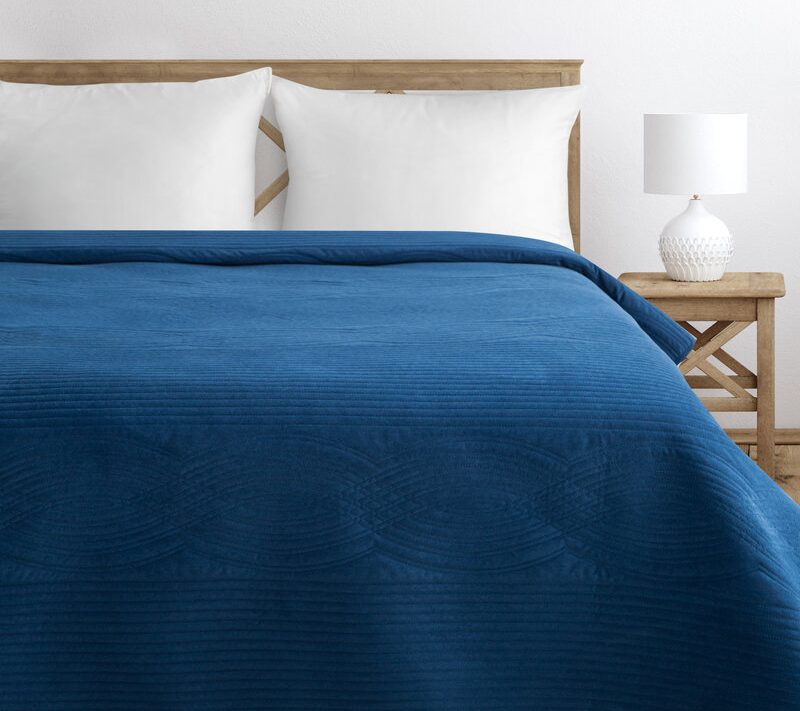 Narzuta Velvet granatowa 220 x 240 cm – wprowadza luksus