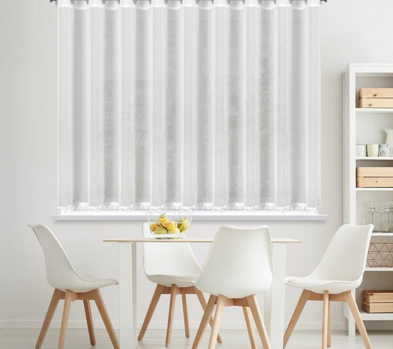 Firana gotowa biała 400 x 140 cm – łatwa w utrzymaniu