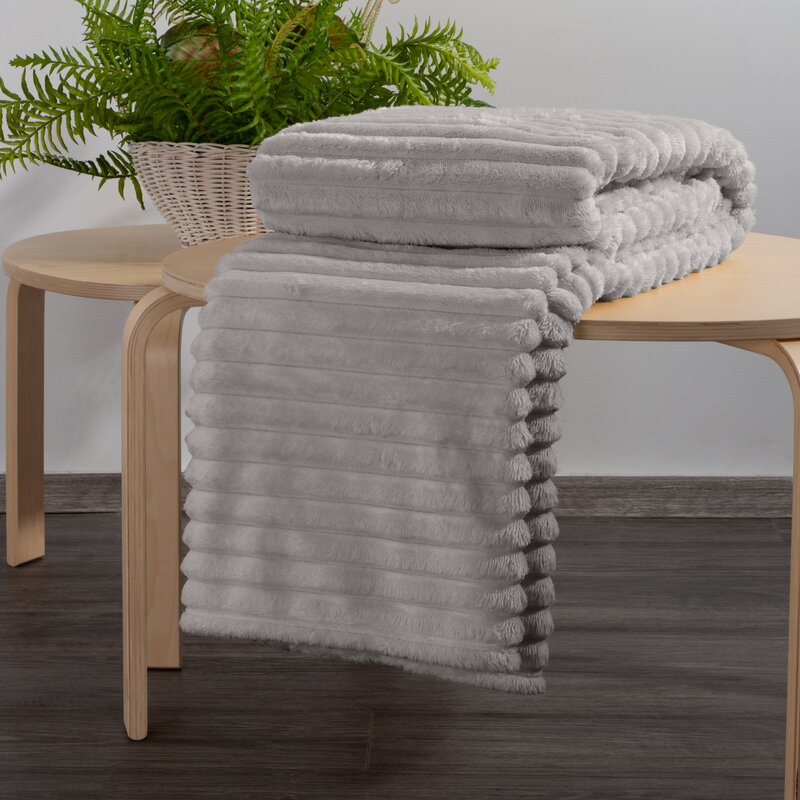 Koc flano D91 beżowy 170 x 210 cm – ciepły i miękki