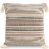 Poszewka boho beżowa 45 x 45 cm – wprowadza przytulny klimat