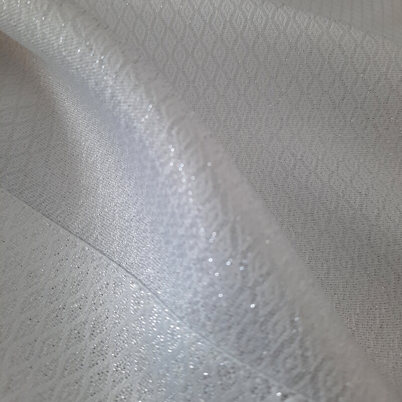 Obrus błyszczący Jowita biały 85 x 85 cm – rozświetli wnętrze
