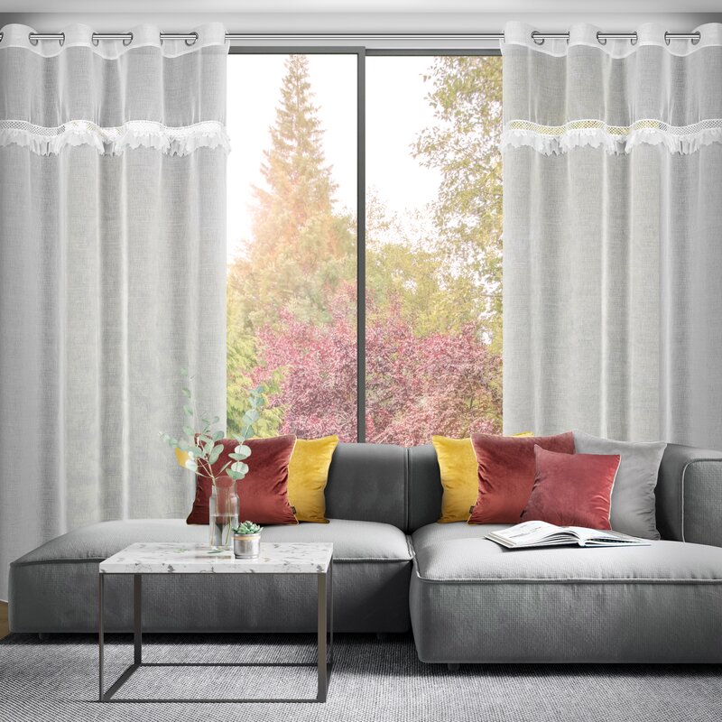 Firana gotowa Kiara biała 140 X 250 cm – zdobiona obszywką