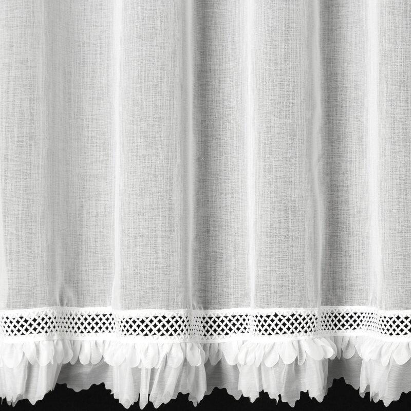 Firana gotowa Kiara biała 140 X 250 cm – zdobiona obszywką