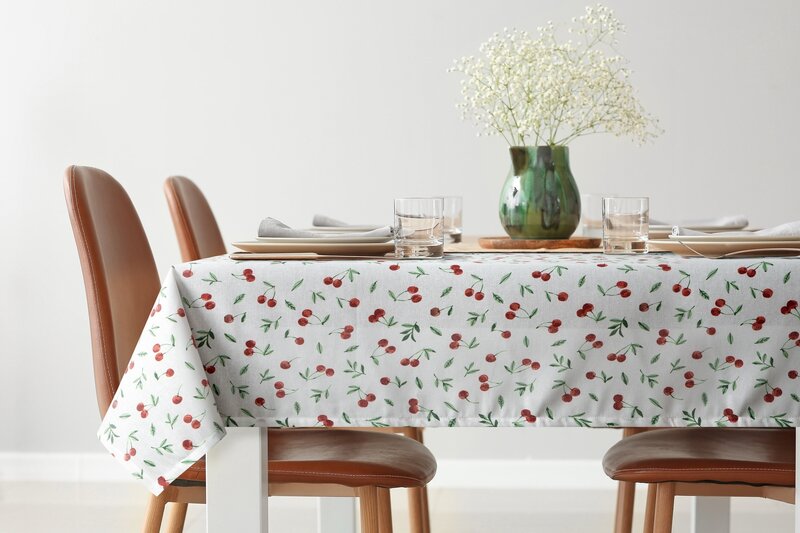 Obrus Cherry biały 140 X 180 CM – z radosnym motywem wiśni