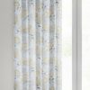 Firana gotowa Inari srebrna 140 X 250 cm – subtelny kwiatowy wzór
