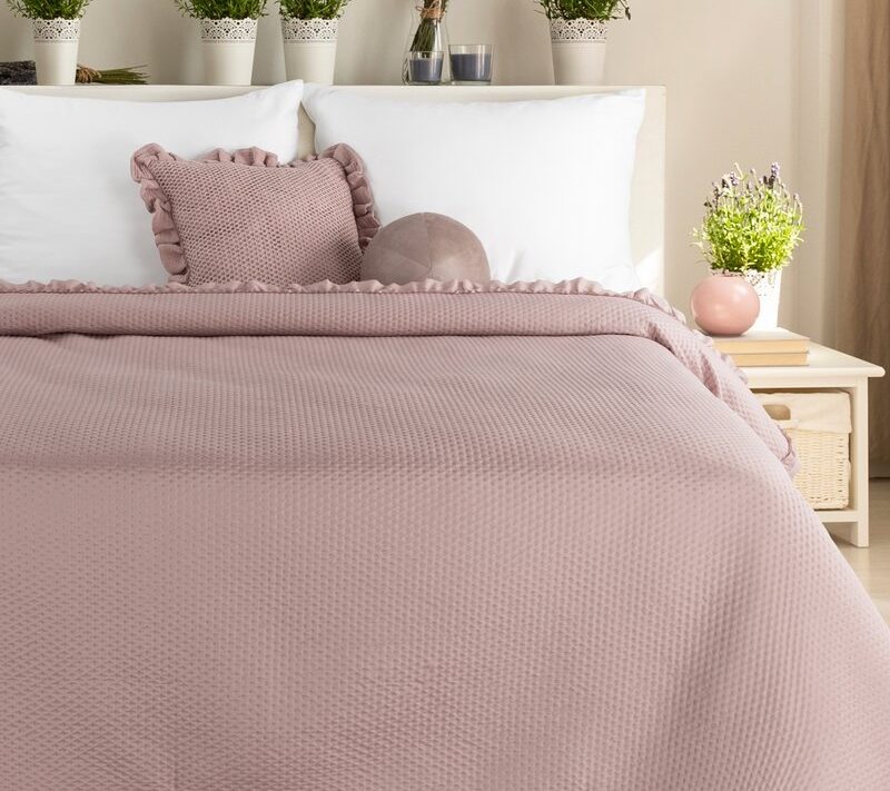 Narzuta D91 Falbanka pudrowa 240 X 220 CM – stylowa i przytulna
