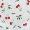 Obrus Cherry biały 140 X 220 cm – świeży motyw wiśni