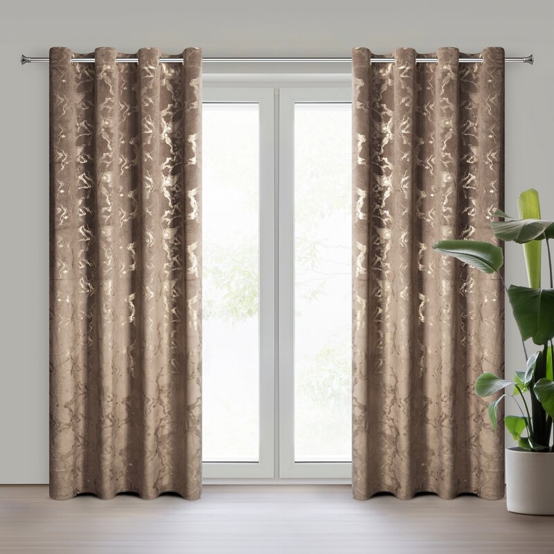 Zasłona gotowa Raja brązowa 140 X 250 CM – welwetowa, zapewnia prywatność