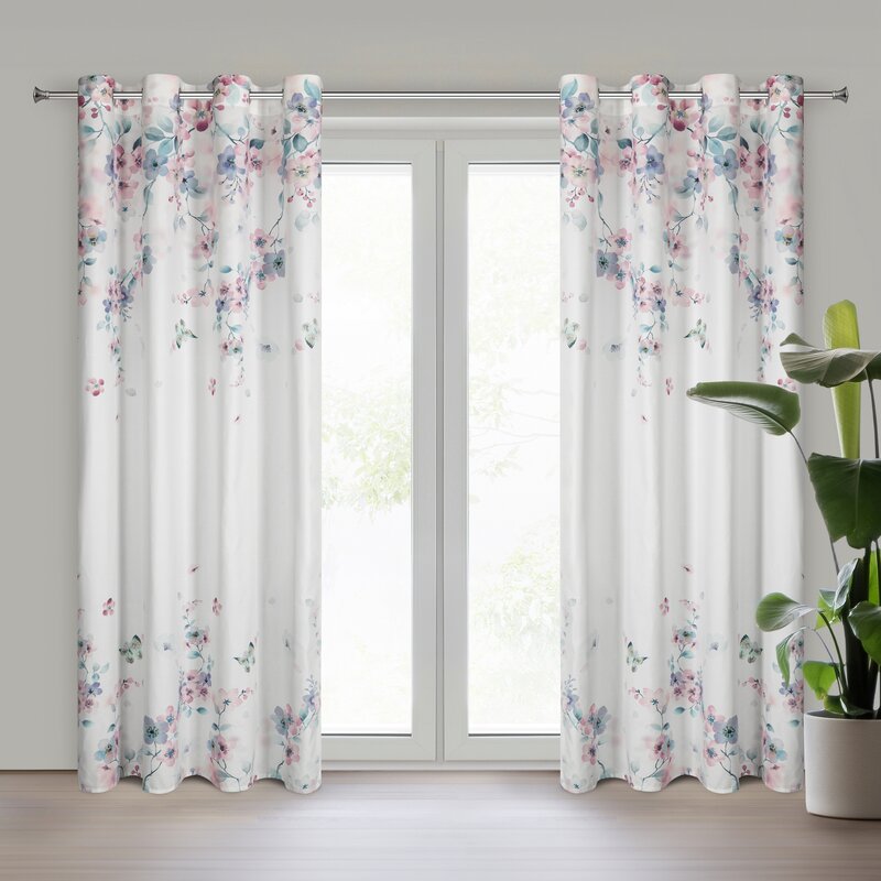 Zasłona gotowa Flora biała w róże 140X250 – łatwa w pielęgnacji