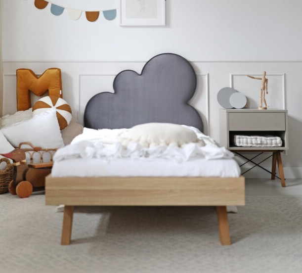 Rosnące Łóżko Dziecięce Chmurka Cloud Legs Basic - Przypodłogowe z Zagłówkiem Chmurką