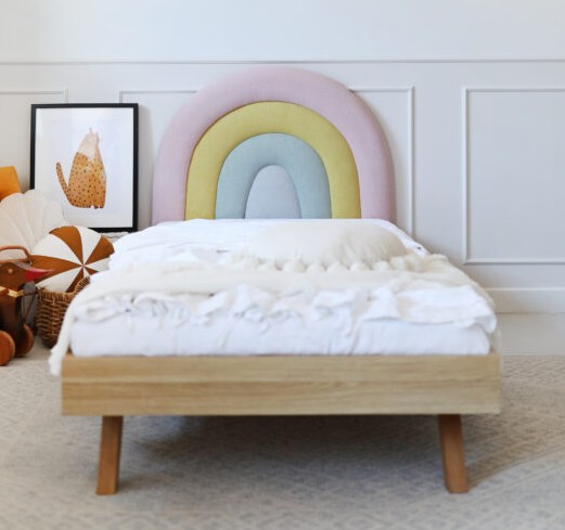 Rosnące Łóżko Dziecięce Rainbow Tęcza Legs Basic - Bajkowy Design z Tęczowym Zagłówkiem