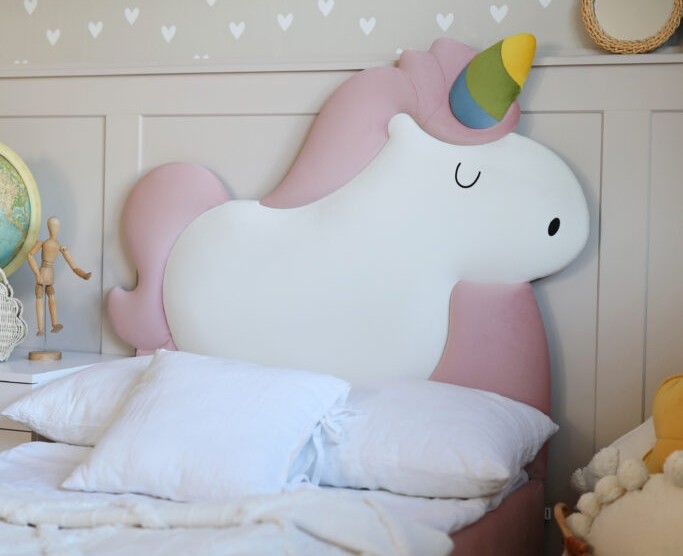Łóżko Dziecięce Unicorn Legs Basic - Rosnące Łóżko Z Zagłówkiem W Kształcie Jednorożca