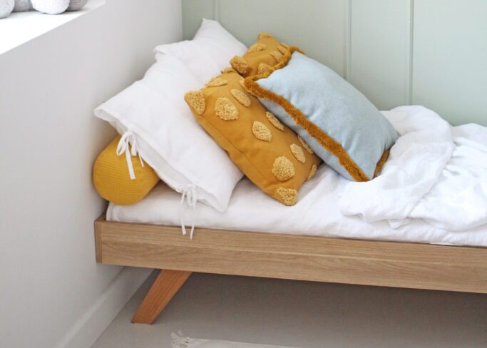 Łóżko Dziecięce Sofa Legs Basic - Minimalistyczne Łóżko Rosnące Przypodłogowe Na Nóżkach