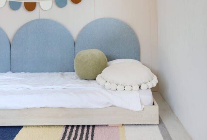 Łóżko Dziecięce Sofa Legs Basic - Minimalistyczne Łóżko Rosnące Przypodłogowe Na Nóżkach
