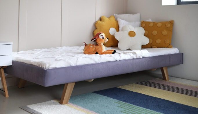 Łóżko Dziecięce Sofa Legs Texti - Minimalistyczne Tapicerowane Łóżko Rosnące Przypodłogowe Na Nóżkach