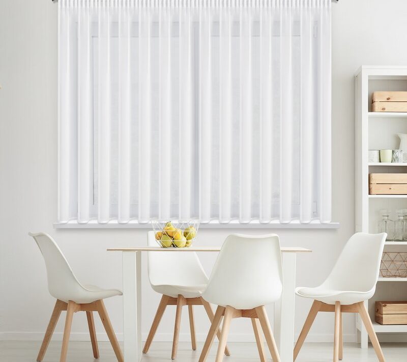 Firana gotowa Dalia na taśmie biała 350 X 150 cm – rozjaśnia wnętrze
