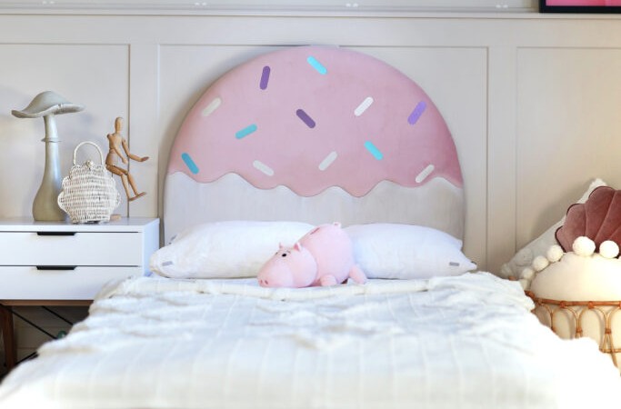 Łóżko Dziecięce Confetti Legs Basic - Rosnące Łóżko Przypodłogowe Z Zagłówkiem W Kształcie Lodowego Deseru