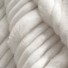 Koc Nina biały 150 X 200 CM – miękki z efektem 3D