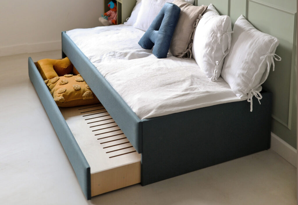 Łóżko Młodzieżowe Double Bed Z Panelami Ściennymi - Podwójne Łóżko Tapicerowane Z Wysuwaną Szufladą