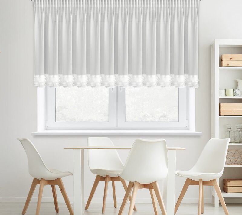 Firana gotowa na taśmie Luisa biała 400 X 80 CM – lekkość i świeżość