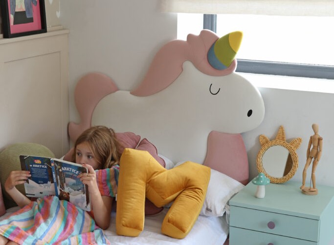 Łóżko Dziecięce Unicorn Legs Basic - Rosnące Łóżko Z Zagłówkiem W Kształcie Jednorożca