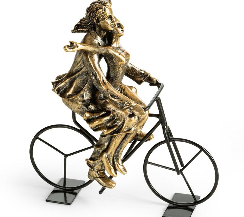 Figurka dekoracyjna ceramiczna Velo złota 16 X 10 X 17 CM – romantyczny akcent