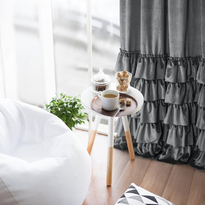 Zasłona gotowa Charlotte1 z falbanami stalowa 140 X 250 cm – idealna do sypialni